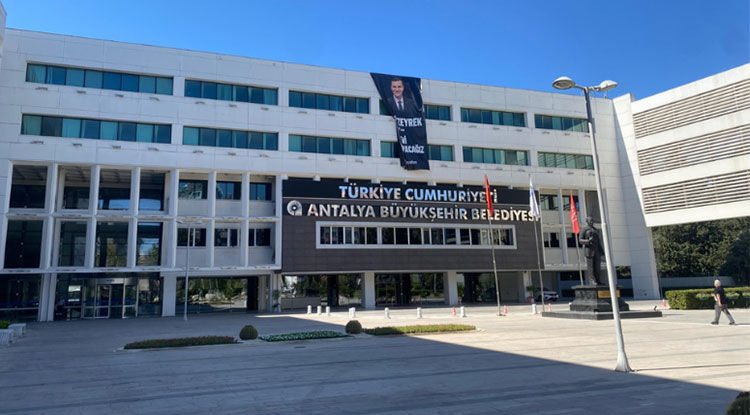 Antalya Büyükşehir Belediyesi Protokol Şube Müdürü Yavuz, Gözaltına Alındı