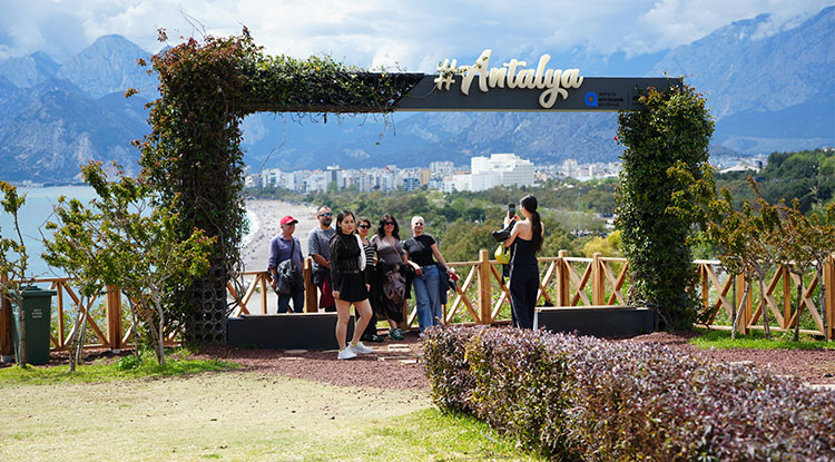 Antalya’ya Gelen Turist Sayısı 9,5 Milyonu Devirdi 4