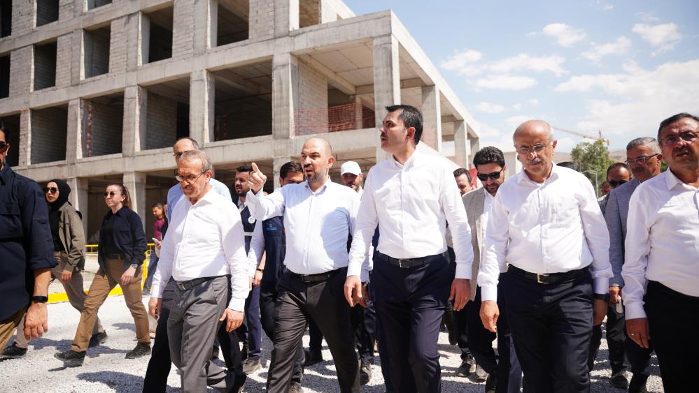 Bakan Kurum'dan Bakırcılar Çarşısı'nda ‘24 Saat Mesai' Paylaşımı2