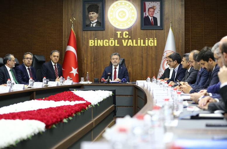 Bakan Yumaklı Bingöl’de Gündemi Değerlendirdi (1)