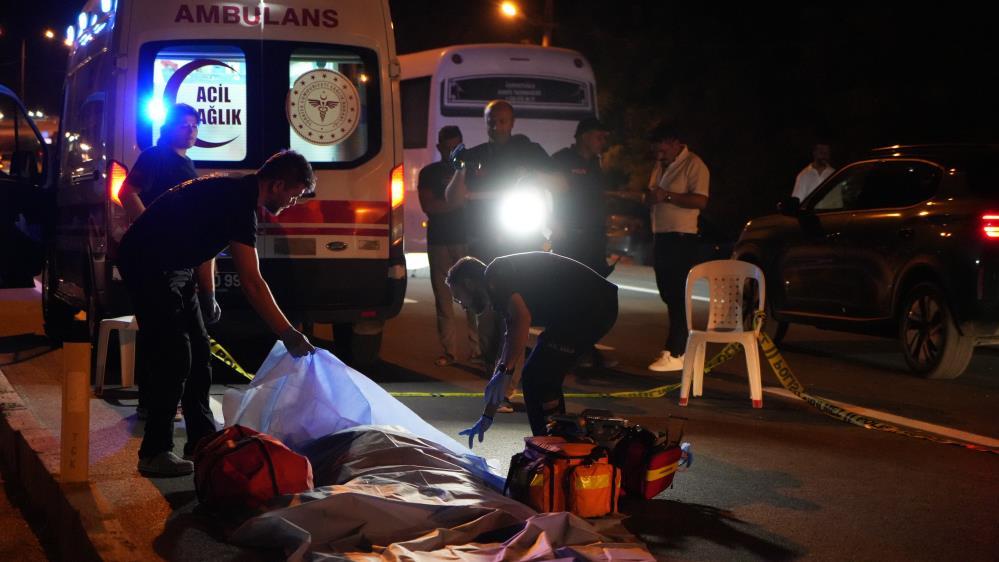 Burdur’da Düğün Çıkışı Facia Yolun Karşısına Geçerken Can Verdi1