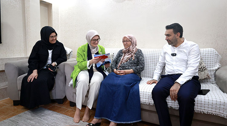 Cumhurbaşkanı Erdoğan'ın Terörsüz Türkiye Mektubu Mersin'de Şehit Annesine Ulaştı 3