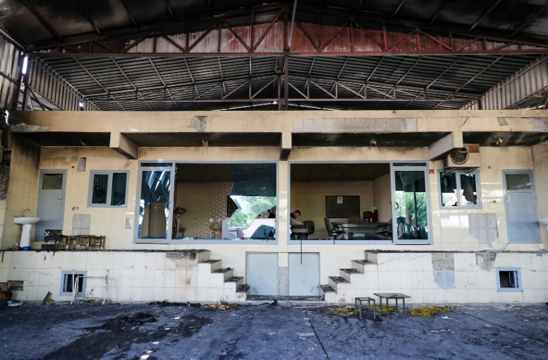 Diyarbakır’daki Yangında 3 Iş Yeri Ve 19 Traktör Küle Döndü (2)