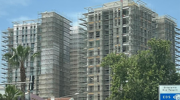 İ Ş İ N E N K O L A Y I V U R U N A B A L I Y A