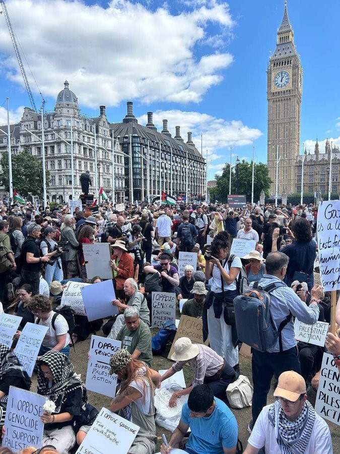 İngiltere’deki Filistin’e Destek Gösterilerine Katılan 466 Kişi Gözaltına Alındı1