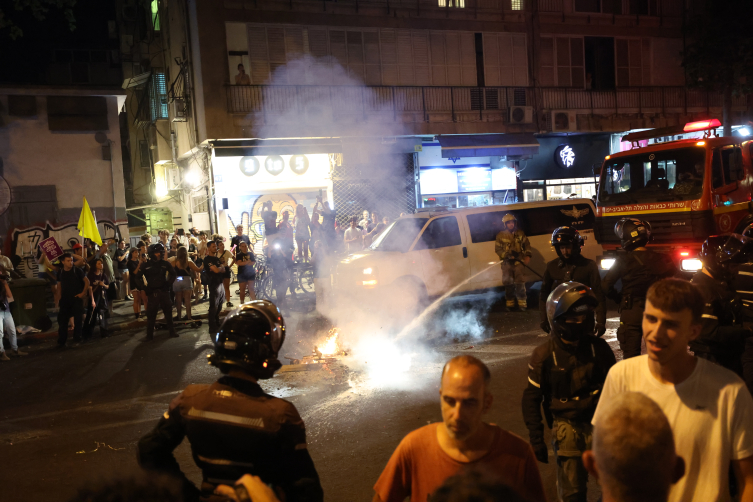 İsrail'de Hükümet Karşıtı Grev Ve Protestolara 1 Milyondan Fazla Kişi Katıldı4