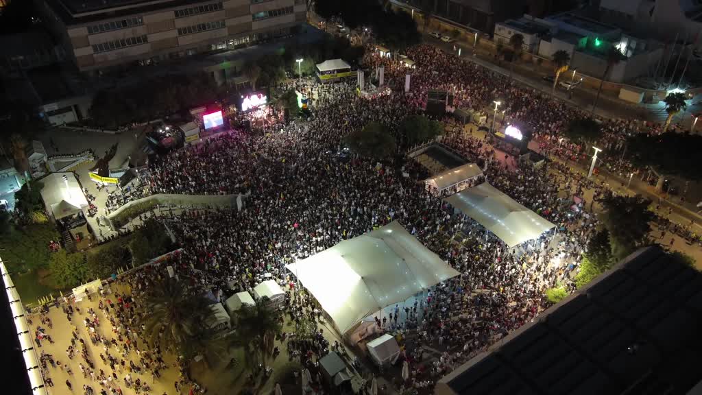 İsrail’de On Binlerce Kişi, Gazze'nin Işgal Kararını Protesto Etti