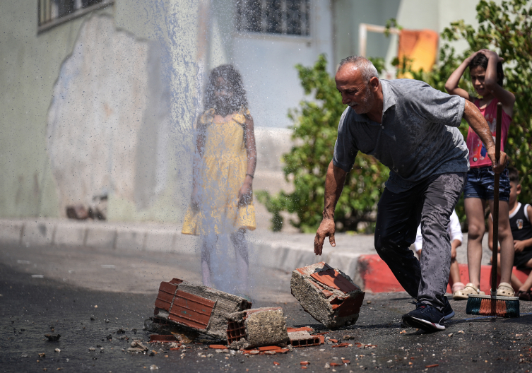 İzmir’de Sular Sokaklara Akıyor1