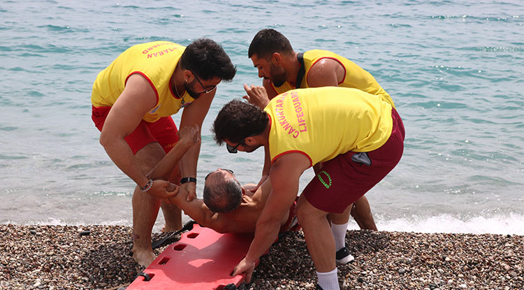 Konyaaltı’nın Sarı Melekleri Güven Veriyor 6