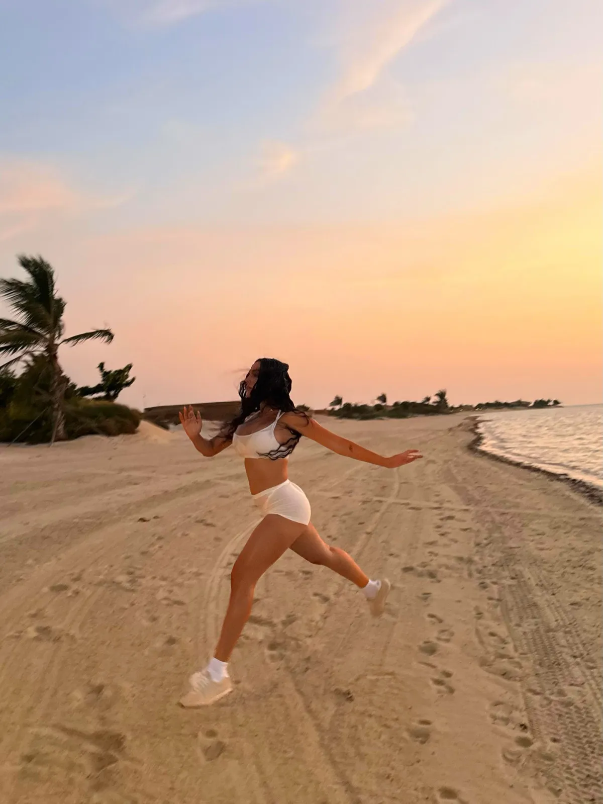 Ronaldo'nun Sevgilisi Cesur Pozlarıyla Sosyal Medyayı Salladı2