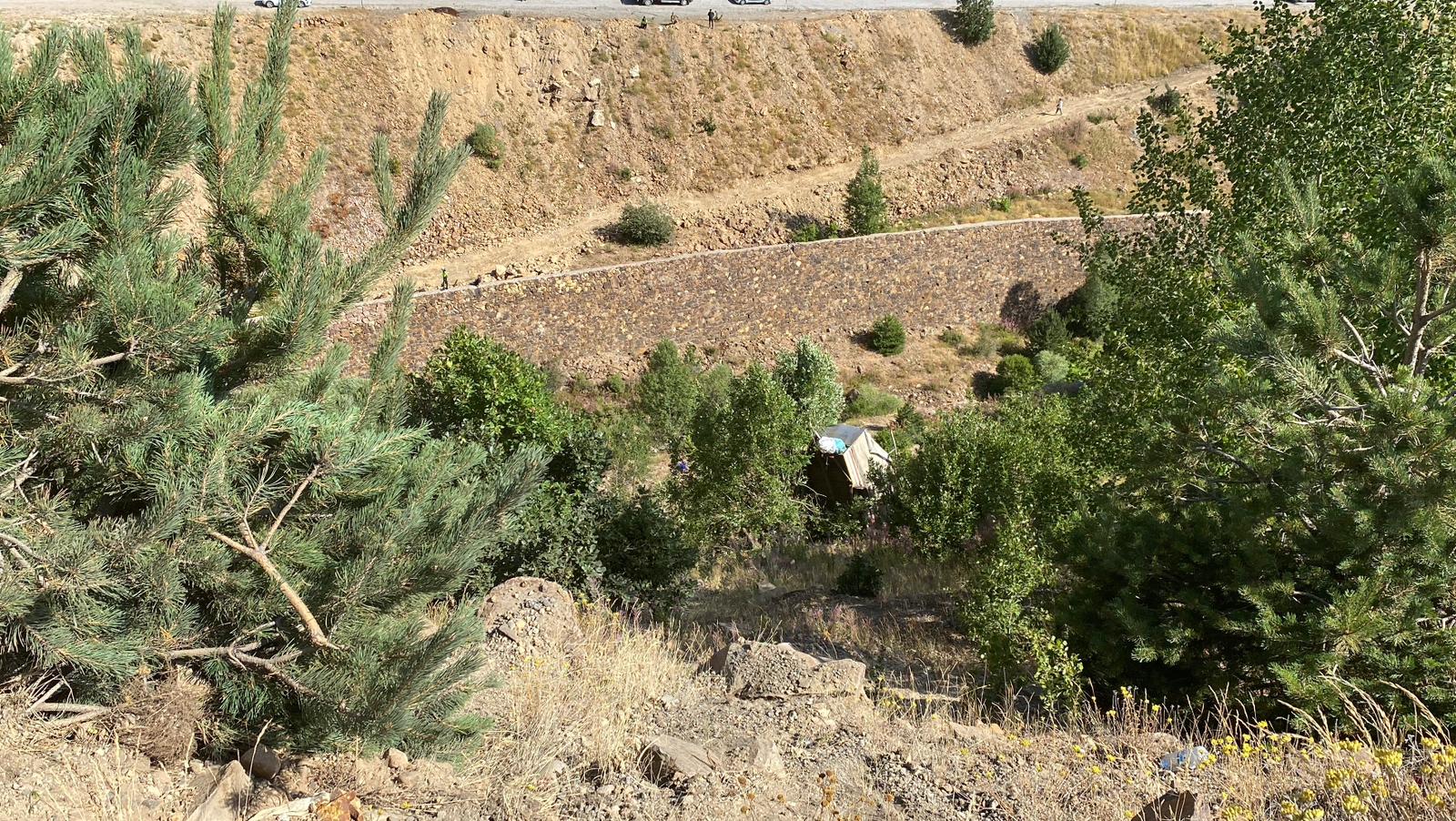 Sivas'ta Fındık Işçilerini Taşıyan Minibüs Uçuruma Yuvarlandı1