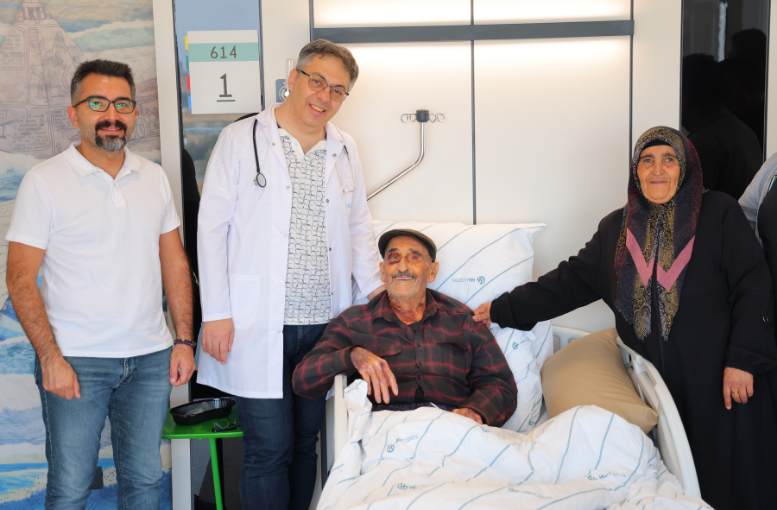 Yüksek Yaşa Rağmen Kalp Durdurulmadan Ameliyat Gerçekleştirildi (3)