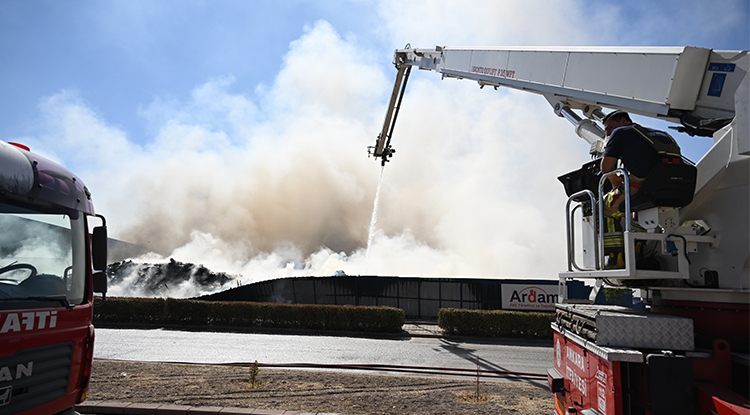 Ankara Depolama Tesisinin Çöplüğünde Yangın Kontrol Altına Alındı 1