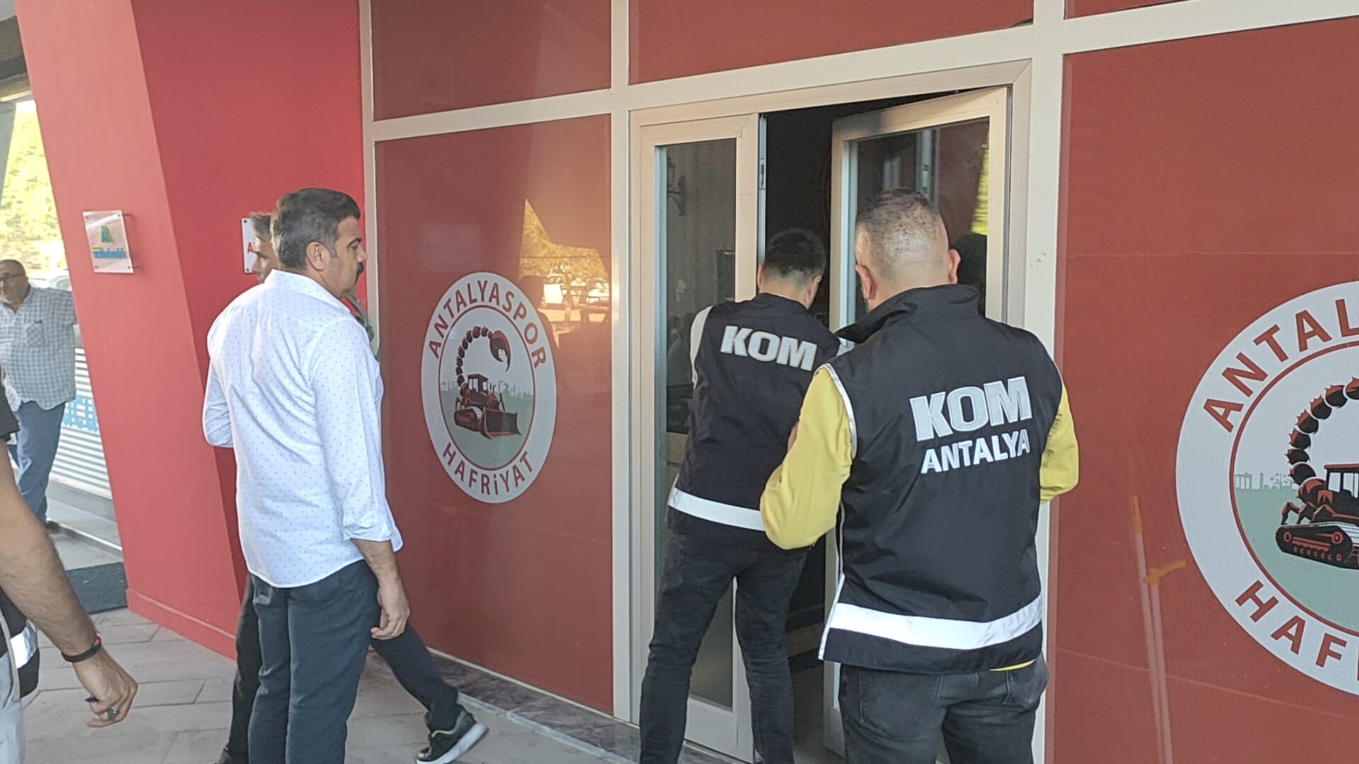 Antalya Hafriyat Operasyon1