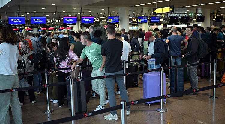 Avrupa’daki Havalimanlarına Siber Saldırı Uçuşlarda Aksama Yaşanıyor