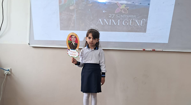 Azerbaycan’da Bir Ortaokulda Anma Günü Dolayısıyla Etkinlikler Gerçekleştirildi 2