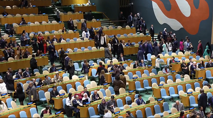 B M Genel Kurulu'nda Birçok Ülke Temsilcisi, Netanyahu Konuşurken Salonu Terk Etti