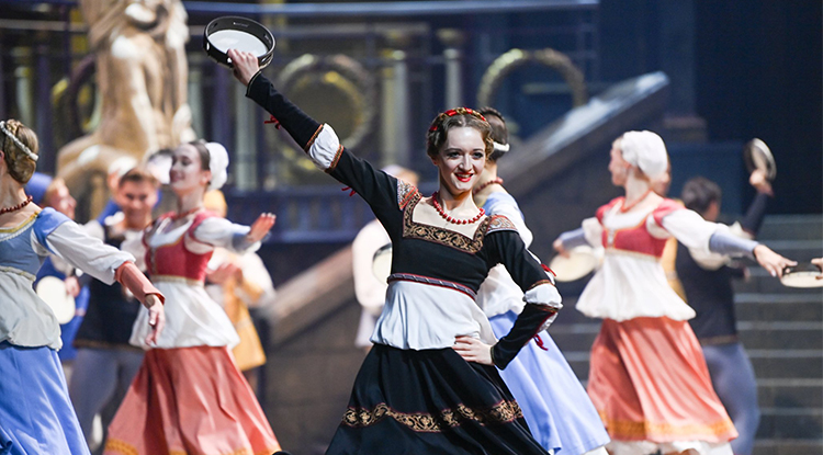 Bakan Ersoy, Bolşoy Bale Ve Orkestrası'nın Romeo Ve Juliet Eserini Izledi 2