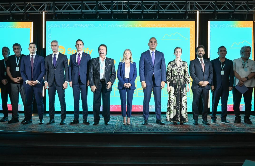 Bakan Ersoy’dan Dijital Müzik Platformlarına Şeffaflık Çağrısı1