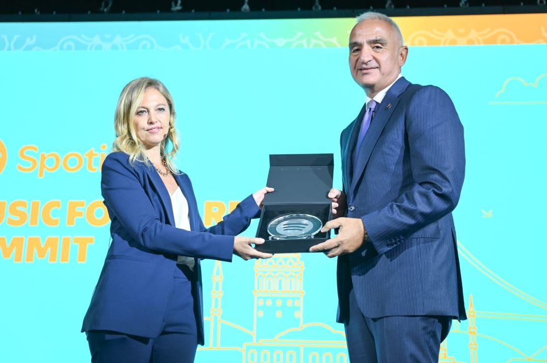 Bakan Ersoy’dan Dijital Müzik Platformlarına Şeffaflık Çağrısı2