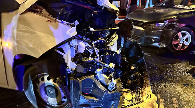 Burdur'da Feci Kaza 1 Kişi Hayatını Kaybetti, 4 Kişi Yaralandı 1