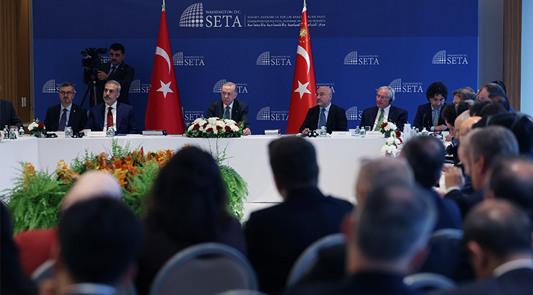 Cumhurbaşkanı Erdoğan, A B D'li Düşünce Kuruluşu Temsilcileriyle Bir Araya Geldi