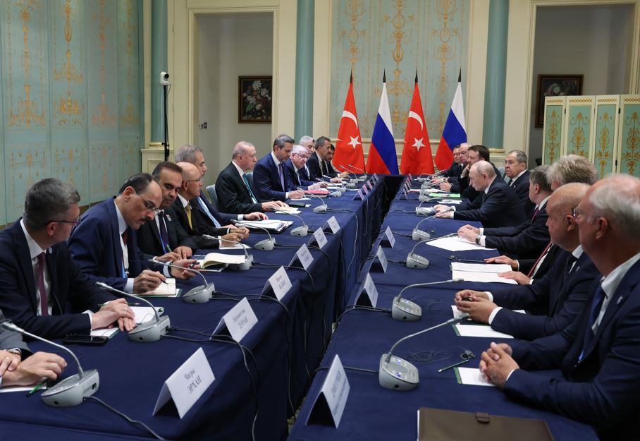 Cumhurbaşkanı Erdoğan, Putin Ile Çi̇n Bir Araya Geldi1