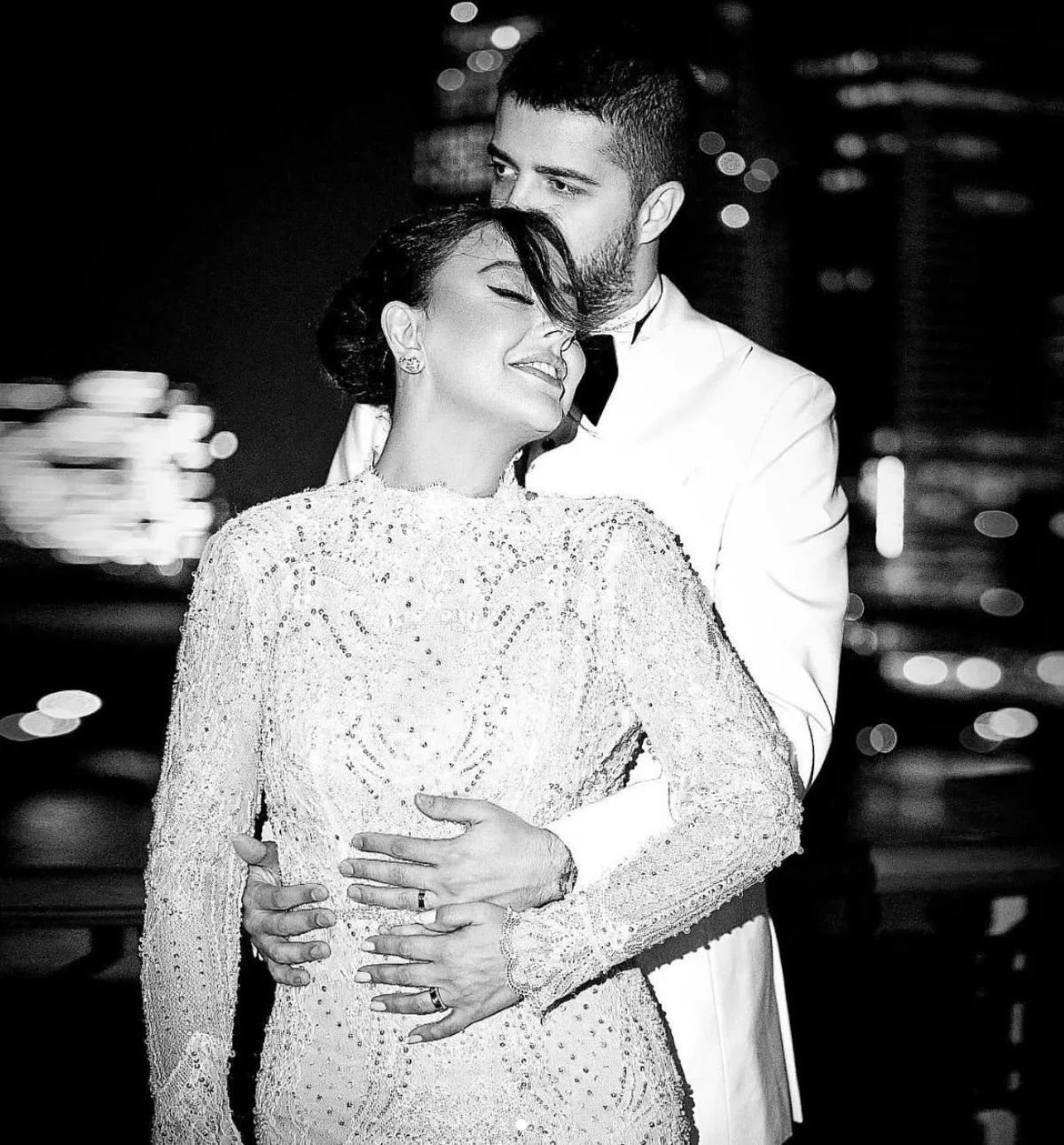 Ebru Gündeş, Murat Özdemir’den Uzaktan Boşandı