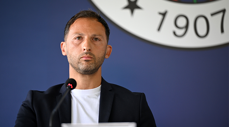 Fenerbahçe, Teknik Direktör Domenico Tedesco Için Imza Töreni Düzenledi 3