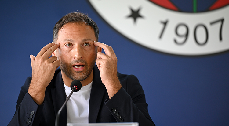 Fenerbahçe, Teknik Direktör Domenico Tedesco Için Imza Töreni Düzenledi 4