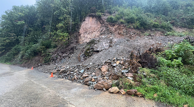 Giresun'da Etkili Olan Sağanak Hayatı Olumsuz Etkiledi 1