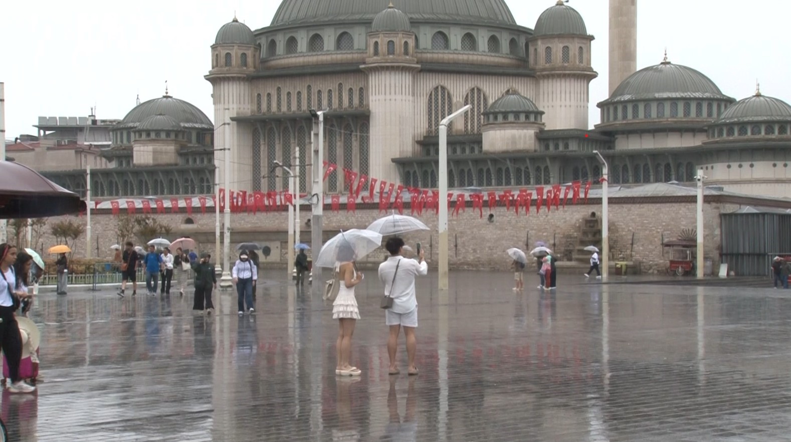 İstanbul Güne Yağışla Uyandı1
