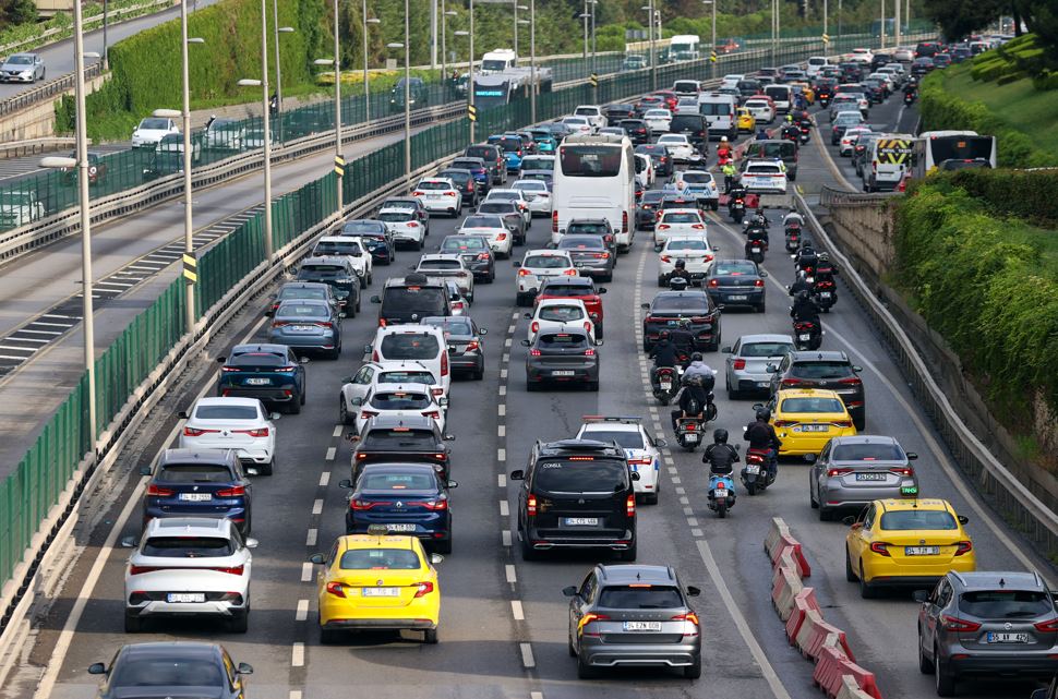 İstanbul'da Yeni Eğitim Öğretim Yılının Ilk Gününde Trafik Yoğunluğu1