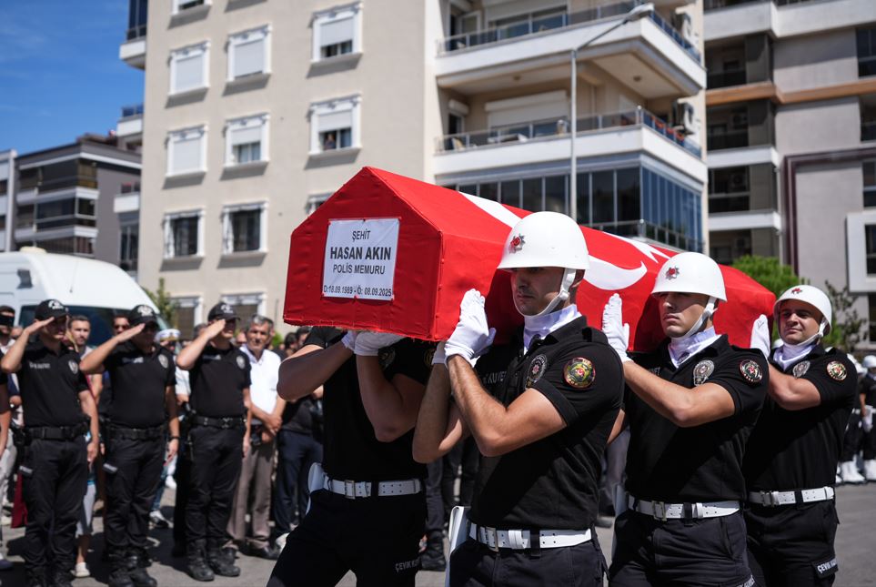 İzmir'de Şehit Polisler Son Yolculuğuna Uğurlandı6