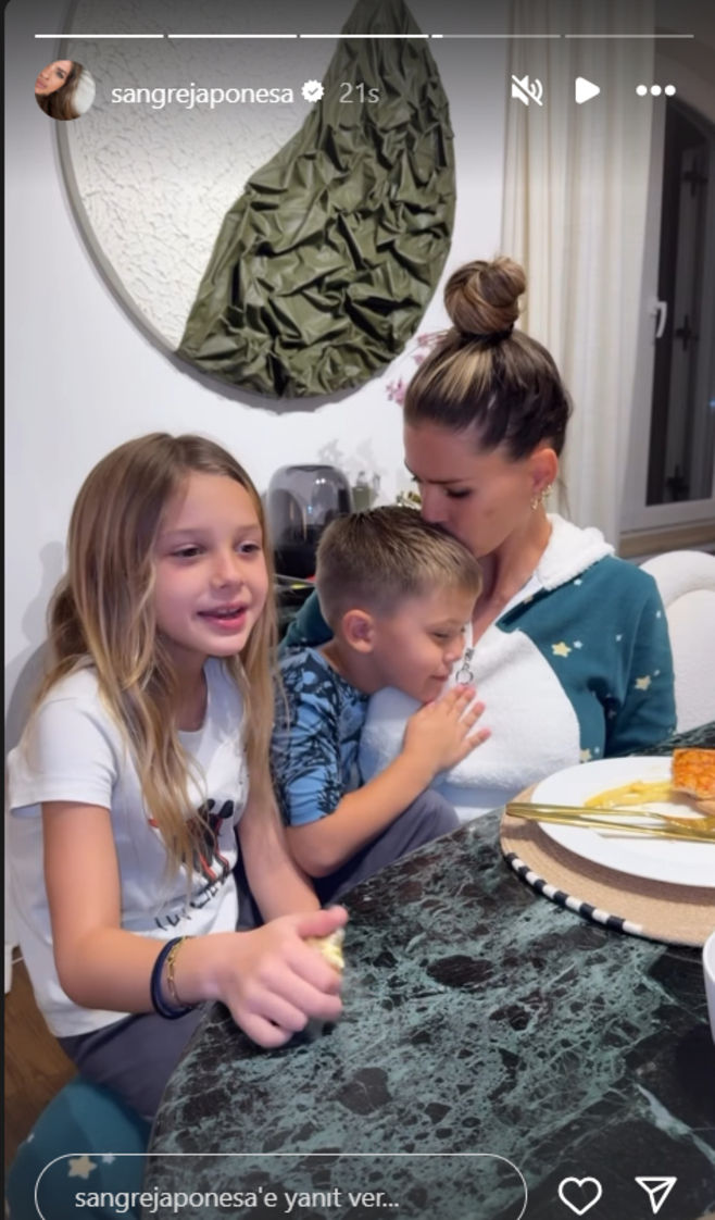 Mauro Icardi'nin Sevgilisi China Suárez Ve Çocukları Türkçe Öğreniyor1