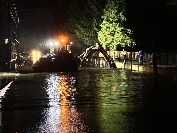Ordu’da Sağanak Sonrası Cadde Ve Sokaklar Göle Döndü1