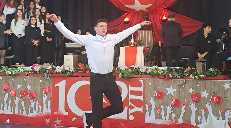 29 Ekim Cumhuriyet Bayramı, Aydınlıkevler Anadolu Lisesinde Coşkuyla Kutlandı 1