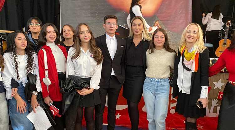 29 Ekim Cumhuriyet Bayramı, Aydınlıkevler Anadolu Lisesinde Coşkuyla Kutlandı 4