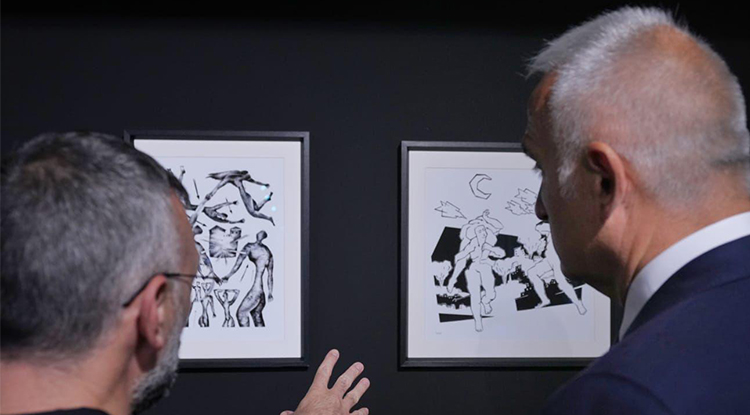 Bakan Ersoy “ Hâlâ Yaşıyorum” Sergisini Gezdi 1