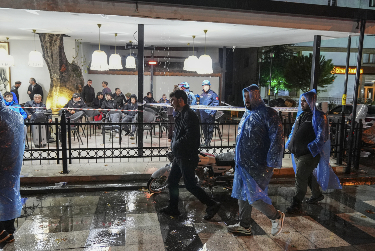 Depremin Merkez Üssü Sındırgı'da Sağanak Etkili Oluyor1