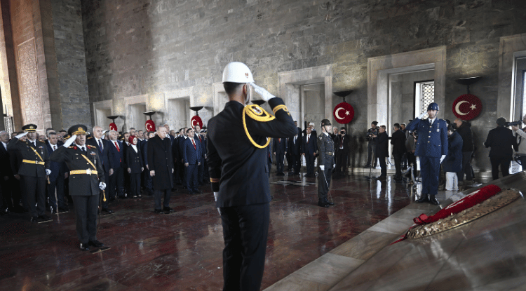 Erdoğan Başkanlığındaki Devlet Erkanı Anıtkabir'i Ziyaret Etti1 (3)
