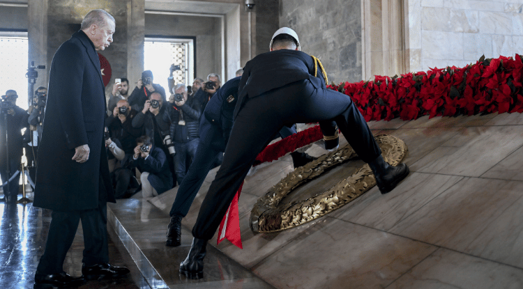 Erdoğan Başkanlığındaki Devlet Erkanı Anıtkabir'i Ziyaret Etti1 (4)