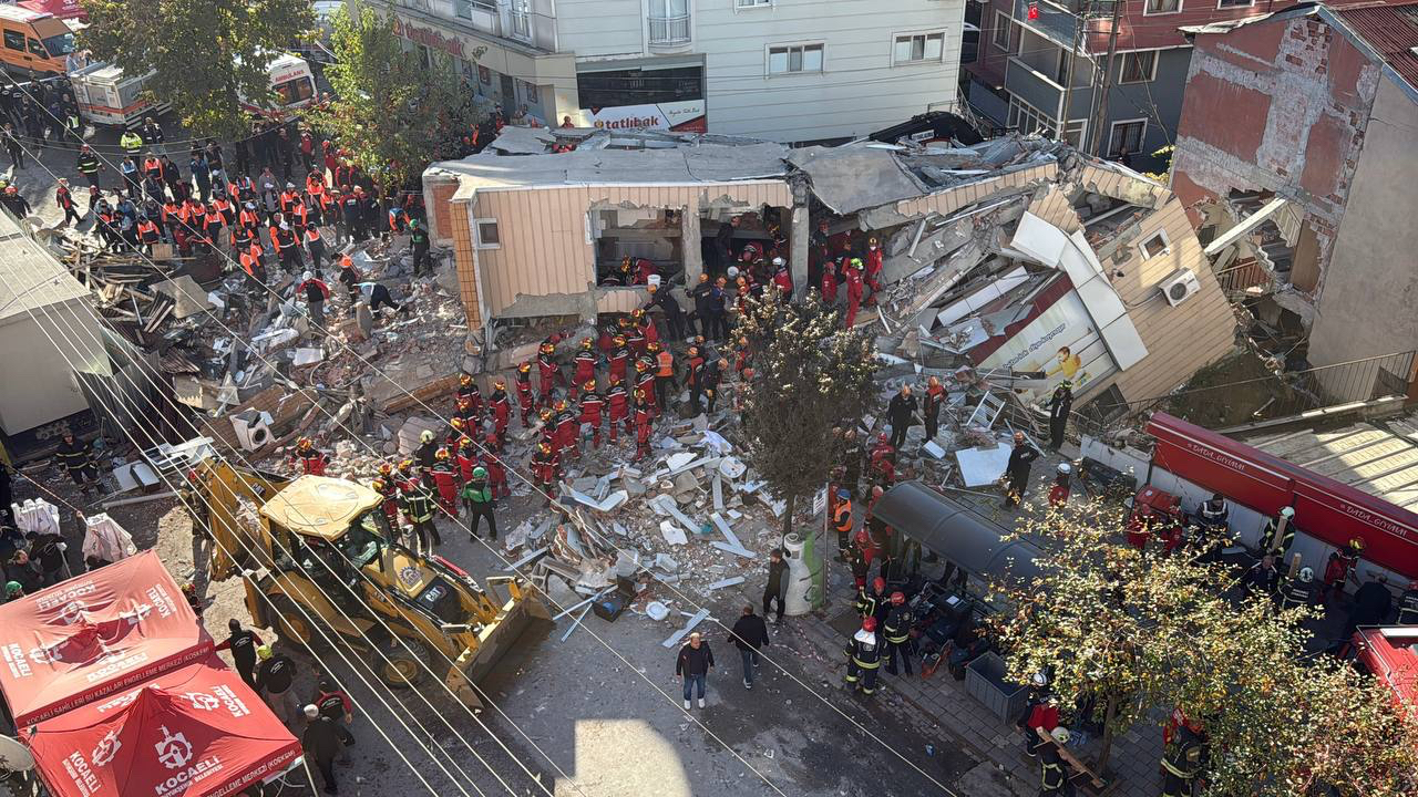 Kocaeli Gebze Çöken Bina