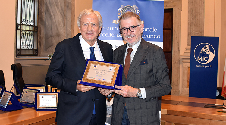 Milli Futbolcu Kenan Yıldız, Akdeniz Mükemmeliyet Ödülü’ne Layık Görüldü 1