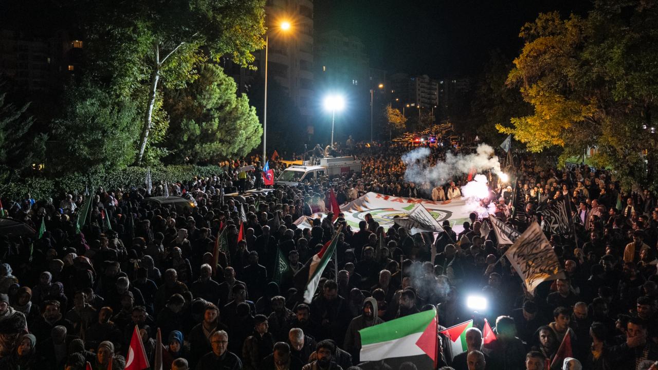 Tüm Yurtta Haydut İsrail'in Küresel Kararlılık Filosu'na Saldırısına Tepki Yağdı