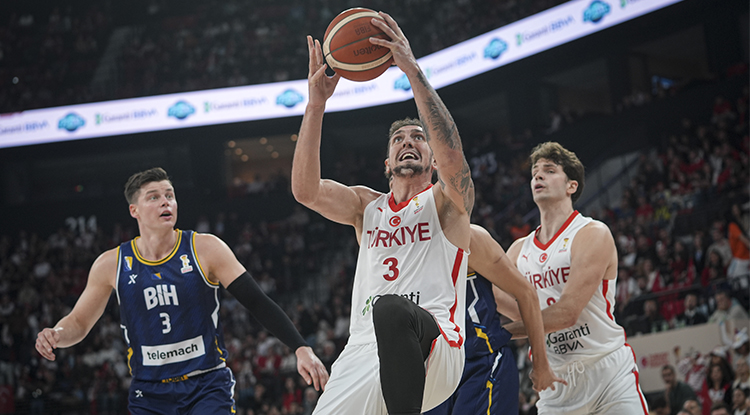 A Milli Basketbol Takımı, Bosna Hersek'i 93-71 mağlup etti - Lider Haber