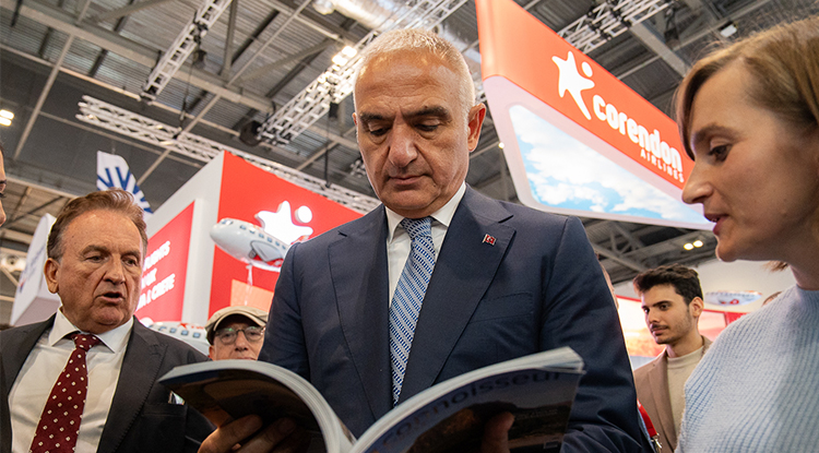 Bakan Ersoy Açıkladı Yılın 9 Ayında 50 Milyar Dolar Turizm Geliri Sağlandı 1