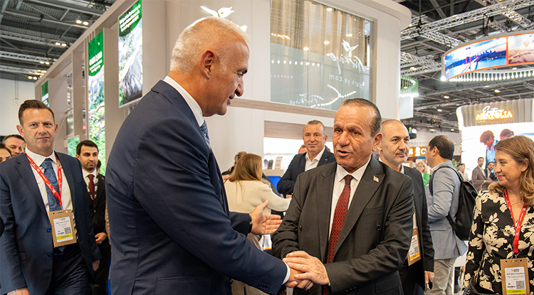 Bakan Ersoy Açıkladı Yılın 9 Ayında 50 Milyar Dolar Turizm Geliri Sağlandı 2