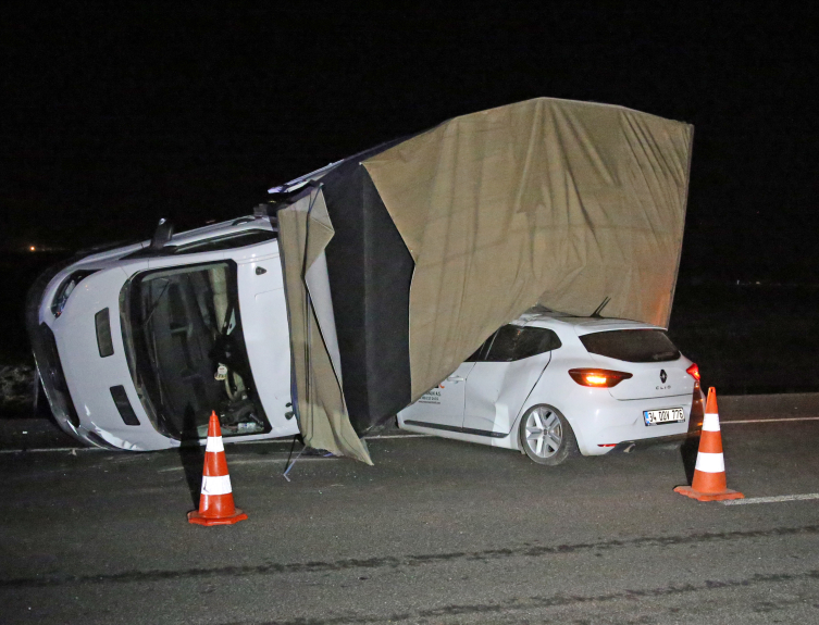 Diyarbakır'da 5 Araç Birbirine Girdi1