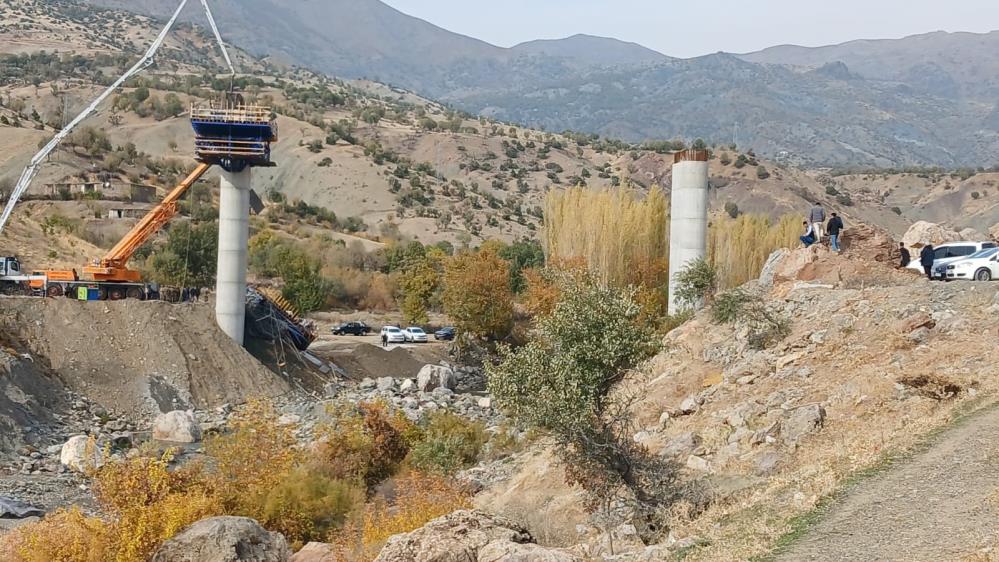 Diyarbakır'da Köprü Inşaatında Göçük!